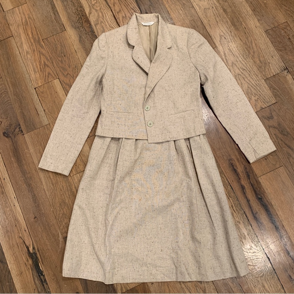 Vintage Woman’s Beige Linen Skirt Suit Set Size 3/4